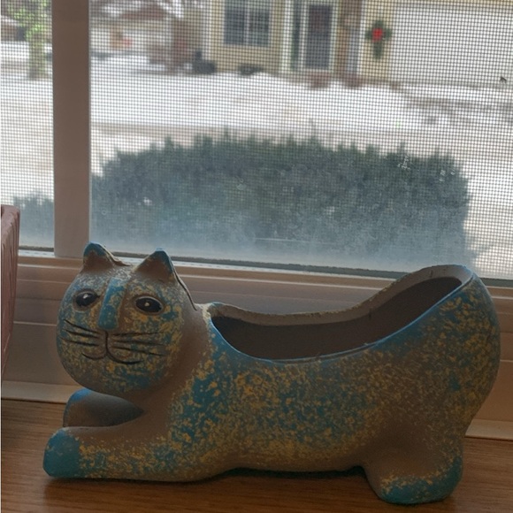 Cat Shaped Planter Duo in Brown and Blue - Picture 3 of 3